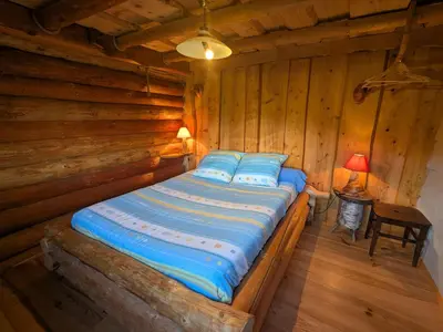 Plan de l'établissement Fuste insolite avec balcon et terrasse dans les Vosges - FR-1-589-241