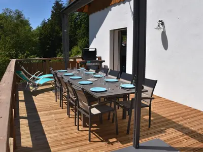 Balcon ou terrasse dans l'établissement Gîte 4 étoiles avec sauna et terrasses pour 14 pers. - FR-1-589-319
