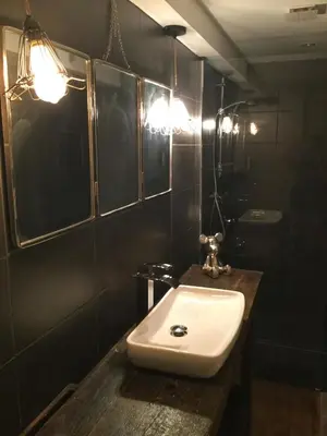 Salle de bains dans l'établissement Au petit randonneur