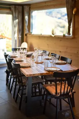 Restaurant ou autre lieu de restauration dans l'établissement Le Domaine d'Emma : Le Golden
