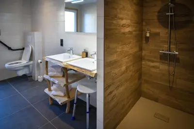 Salle de bains dans l'établissement Le Domaine d'Emma : Le Golden