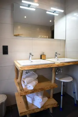 Salle de bains dans l'établissement Le Domaine d'Emma : Le Golden