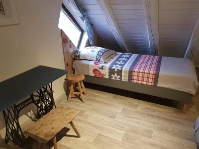 Un ou plusieurs lits dans un hébergement de l'établissement à l'orée du bois