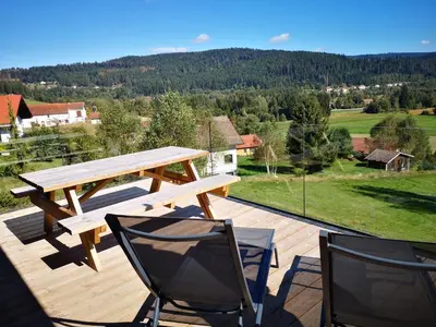 Vue générale sur la montagne ou vue sur la montagne depuis le chalet
