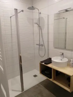 Salle de bains dans l'établissement LE 1 