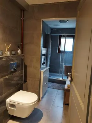 Salle de bains dans l'établissement Residence du Vieux Chateau jardin & parking gratuit