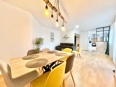 Coin salon dans l'établissement Centre Ville - Balcon - Parking gratuit