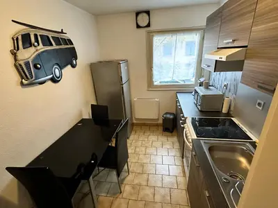 Cuisine ou kitchenette dans l'établissement F2 Florival 45m2, avec terrasse, route du vin et free parking