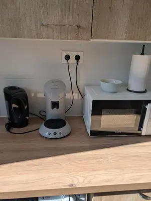 Plateau bouilloire dans l'établissement Appart'Hôtel Le Strasbourg - RENOVÉ, CALME ET NETFLIX