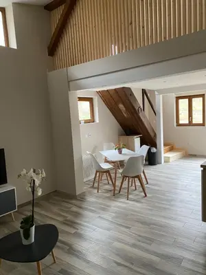 Coin salon dans l'établissement L'ECURIE du Château