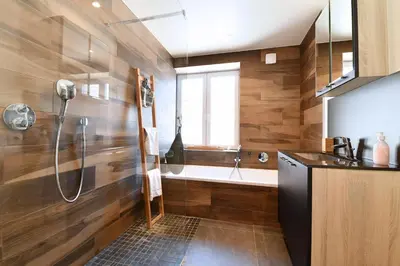 Salle de bains dans l'établissement Appartement L'Oriel avec Parking