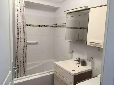 Salle de bains dans l'établissement Au Coeur de Colmar