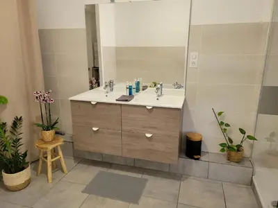 Salle de bains dans l'établissement Le Guèlèf - Appartement 2 personnes