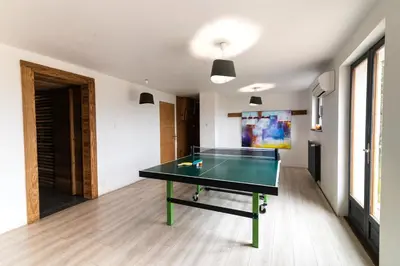 Tennis de table au sein de l'établissement Le refuge du peintre ou à proximité