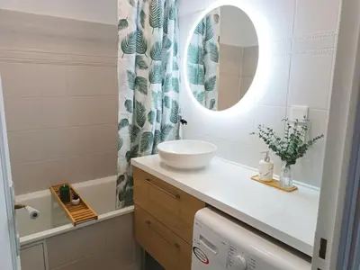 Salle de bains dans l'établissement Le 1A, Charmant Appartement au Cœur de la Ville