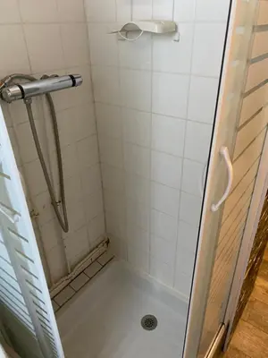 Salle de bains dans l'établissement Résidence Le Chitelet