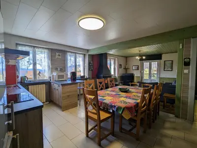 Plan de l'établissement Gîte spacieux en ancienne ferme rénovée, idéal pour familles et amis – proche randos et sites touristiques - FR-1-589-6
