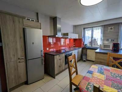 Plan de l'établissement Gîte spacieux en ancienne ferme rénovée, idéal pour familles et amis – proche randos et sites touristiques - FR-1-589-6
