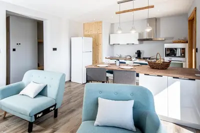 Cuisine ou kitchenette dans l'établissement Moho Mountain Home