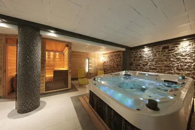 Salle de bains dans l'établissement Le Domaine du Verger, Chambres et SPA privé