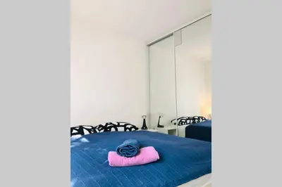 Un ou plusieurs lits dans un hébergement de l'établissement Spacious Flat Garden&Parking 5min Basel Tram Bus Airport