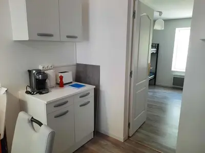 Cuisine ou kitchenette dans l'établissement Charmant logis dans une construction de caractère