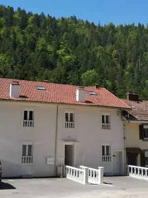 Vue générale sur la montagne ou vue sur la montagne depuis l'appartement