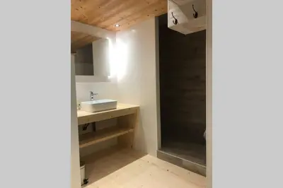 Salle de bains dans l'établissement Bel appartement neuf équipé au pied des pistes du HONHECK