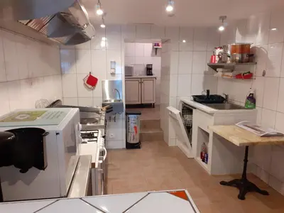 Cuisine ou kitchenette dans l'établissement BONSEJOUR