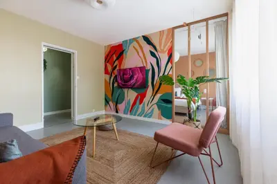 Coin salon dans l'établissement Travel Homes - Le Freedom, chaleureux & spacieux