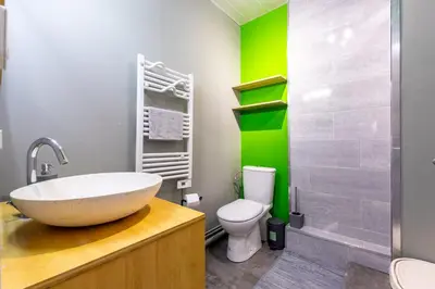 Salle de bains dans l'établissement Appart'hotel de la Roseraie