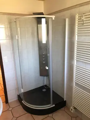 Salle de bains dans l'établissement Ma Jolie Camyna