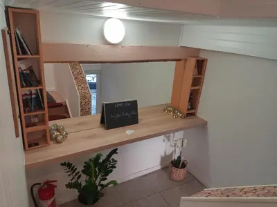 Bibliothèque dans l'appartement
