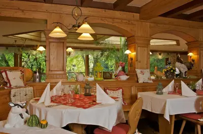 Restaurant ou autre lieu de restauration dans l'établissement Hotel Restaurant Le Petit Kohlberg