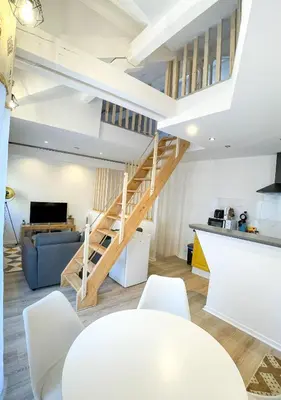 Cuisine ou kitchenette dans l'établissement Maisonnette Le Faubourg - CENTRE VILLE, TERRASSE ET NETFLIX