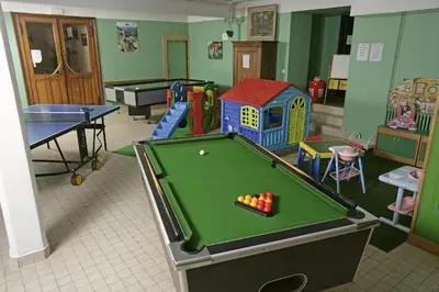 Billard dans l'établissement Chalet Résidence La Combeauté