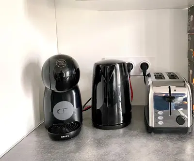 Plateau bouilloire dans l'établissement Magnifique T2 40m2 lumineux, moderne et rénové avec fibre