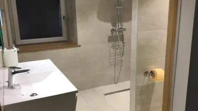 Salle de bains dans l'établissement Gîte des PRARY des Mille étangs