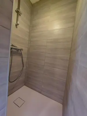 Salle de bains dans l'établissement La Chouette