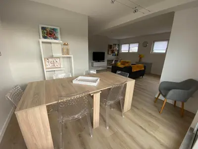 Télévision ou salle de divertissement dans l'établissement 
