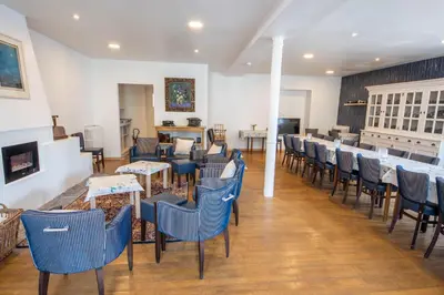 Coin salon dans l'établissement Les 2 Clefs