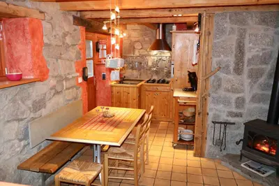 Cuisine ou kitchenette dans l'établissement La MARQUAIRERIE