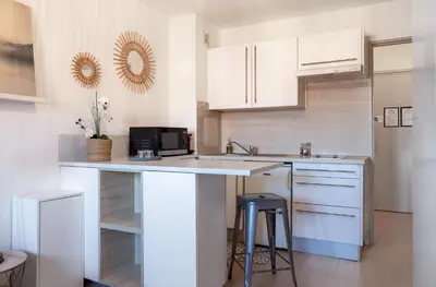 Cuisine ou kitchenette dans l'établissement Travel Homes - The Trifel, 2min walk Little Venice