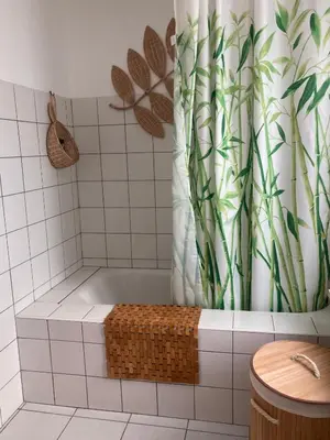 Salle de bains dans l'établissement TANGO appartement de charme calme 75m2 6 pers,2 chambres,patio