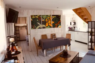 Cuisine ou kitchenette dans l'établissement Duplex, 2 Sdb, 2 chambres, dans une impasse en centre-ville
