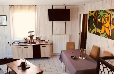 Cuisine ou kitchenette dans l'établissement Duplex, 2 Sdb, 2 chambres, dans une impasse en centre-ville