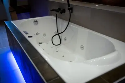 Salle de bains dans l'établissement SERENITY Colmar - Gîtes de Prestige 4 et 5 étoiles - 2, 4 et 6 personnes- Centre Historique