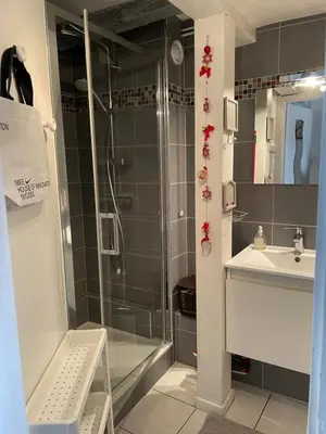 Salle de bains dans l'établissement Aux petits cœurs de Colmar PETITE VENISE