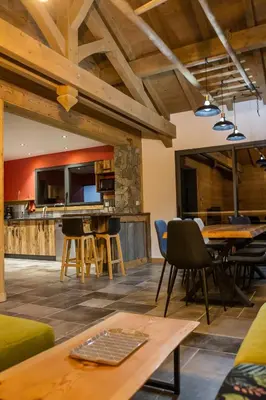 Restaurant ou autre lieu de restauration dans l'établissement Chalet de standing 9P avec sauna & salle d'escalade