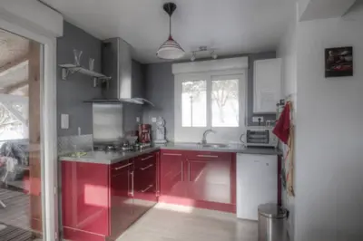 Cuisine ou kitchenette dans l'établissement L'ATELIER, chalet 3*
